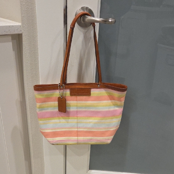 Coach Handbags - Y2K Coach Hamptons Bag